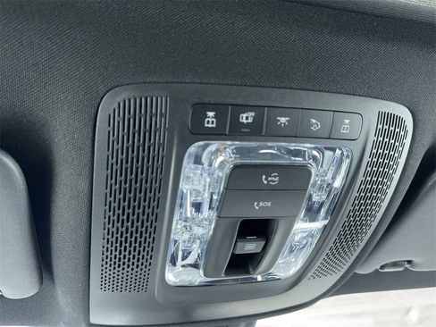 Used 2022 Mercedes-Benz GLB 250 image 35