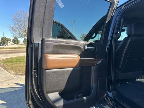 Used 2022 Chevrolet Silverado 3500 High Country w/ Safety Package II image 9