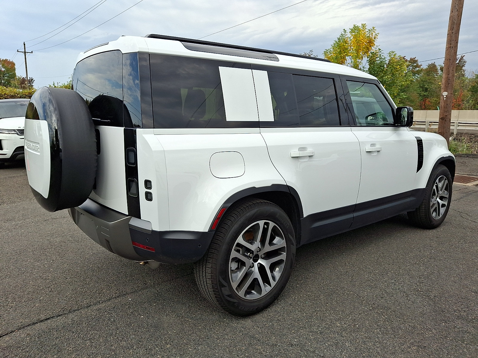 Used 2026 Land Rover Defender 110 S AWD/4WD image 2
