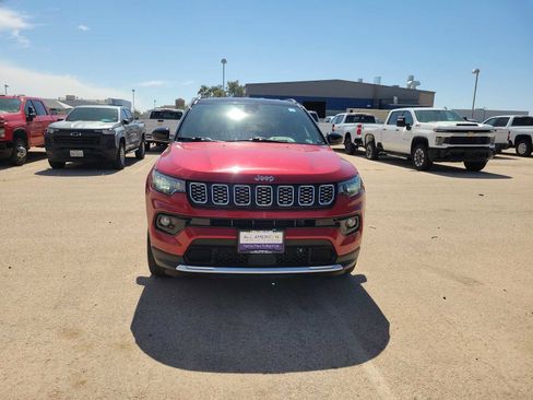 Used 2025 Jeep Compass Limited AWD/4WD image 3