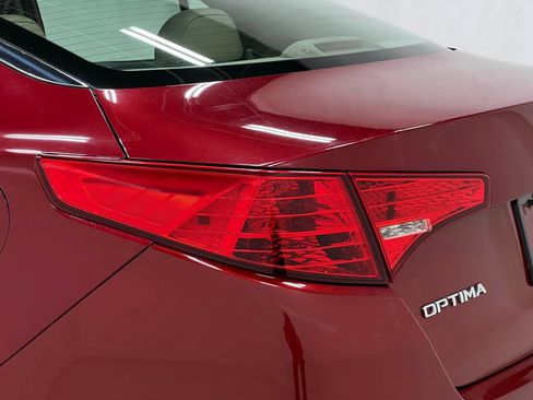 Used 2012 Kia Optima EX FWD image 31