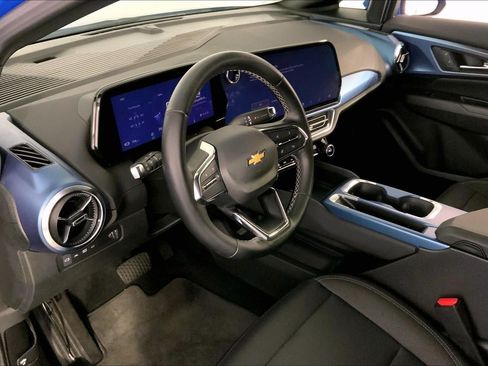 Used 2025 Chevrolet Equinox EV LT w/ Convenience Package FWD image 14
