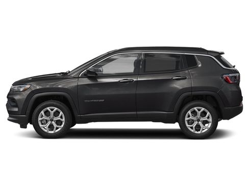 Used 2025 Jeep Compass Latitude AWD/4WD image 3