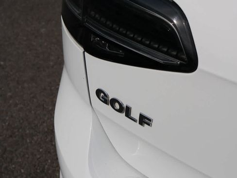 Used 2015 Volkswagen Golf S FWD image 10