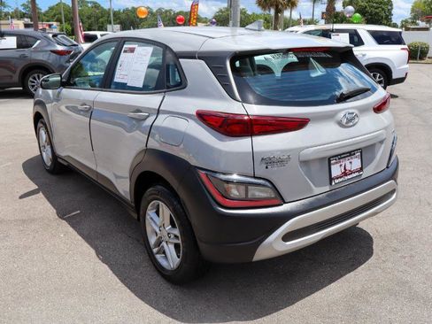 Used 2022 Hyundai Kona SE AWD/4WD image 3