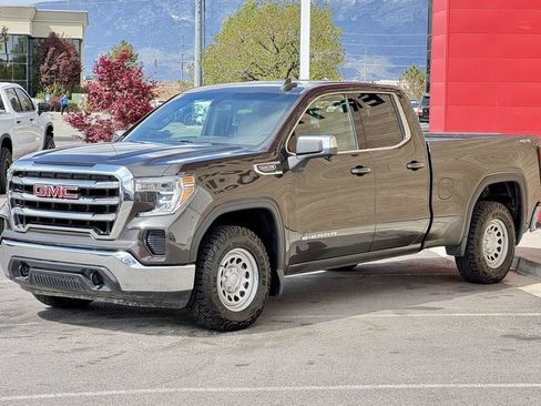 Used 2021 GMC Sierra 1500 SLE w/ Remote Start Package AWD/4WD image 4