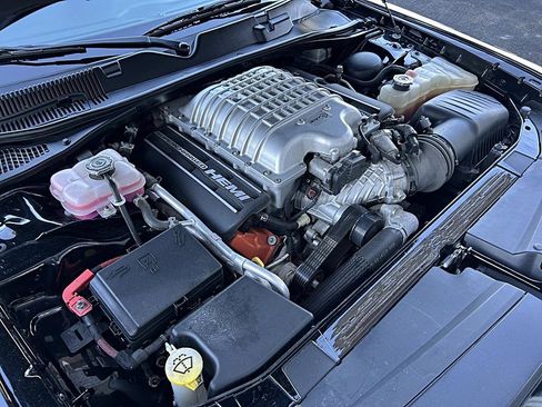 Used 2018 Dodge Challenger SRT Hellcat image 4