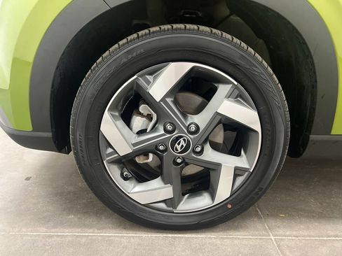 Used 2024 Hyundai Venue SEL FWD image 29
