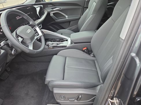 Used 2025 Audi Q5 Premium Plus w/ Premium Plus image 5