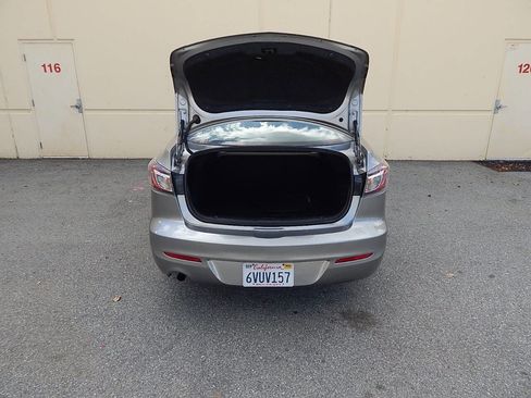 Used 2013 MAZDA MAZDA3 i Sport image 24