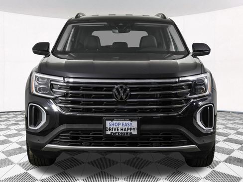 Used 2025 Volkswagen Atlas SE w/ Black Wheel Package image 10