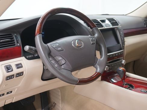 Used 2012 Lexus LS 460 w/ Luxury Value Edition RWD image 10