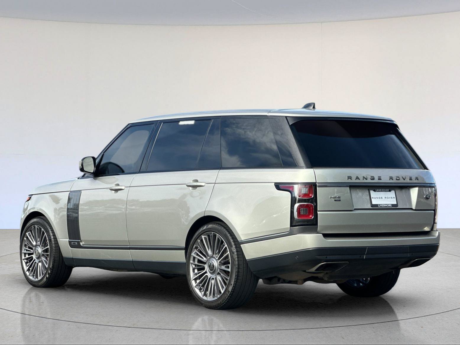 Used 2021 Land Rover Range Rover P525 Westminster Edition LWB AWD/4WD image 4