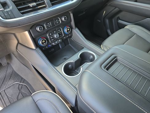 Used 2024 Chevrolet Tahoe Premier AWD/4WD image 29