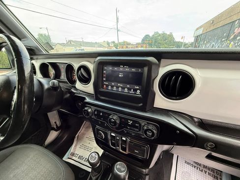 Used 2021 Jeep Wrangler Unlimited Sport AWD/4WD image 30