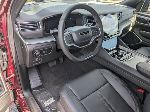 New 2025 Jeep Wagoneer Series II w/ Convenience Group I image 9