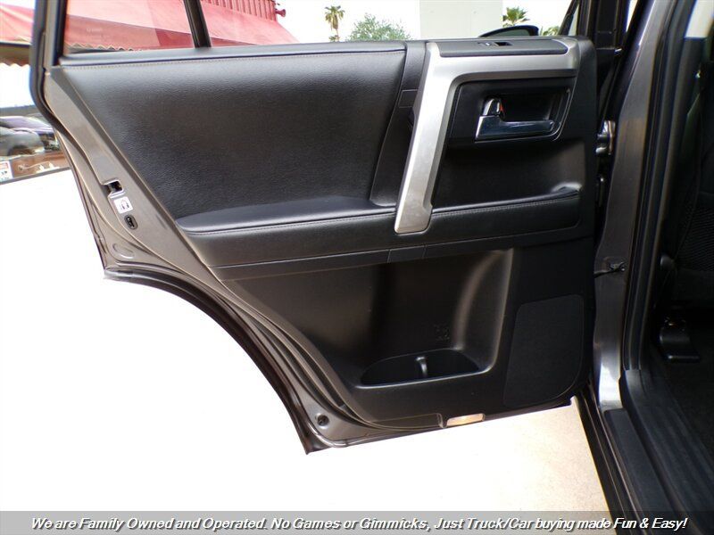 Used 2020 Toyota 4Runner SR5 AWD/4WD image 17