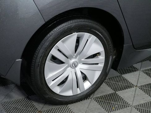 Used 2025 Nissan Leaf S FWD image 11