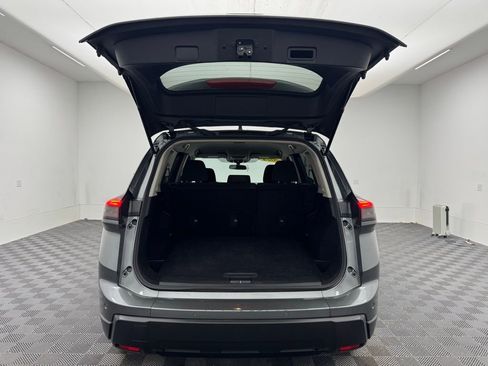 Used 2024 Nissan Rogue S image 9