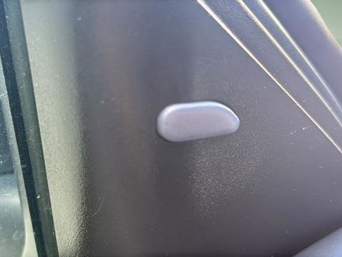 Used 2024 Nissan Altima 2.5 SV FWD image 18