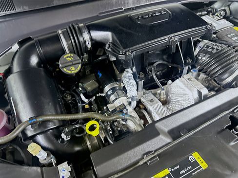 Used 2025 Jeep Compass Limited image 31