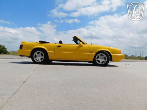 Used 1993 Ford Mustang LX image 13