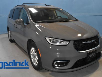 Used 2022 Chrysler Pacifica Touring-L