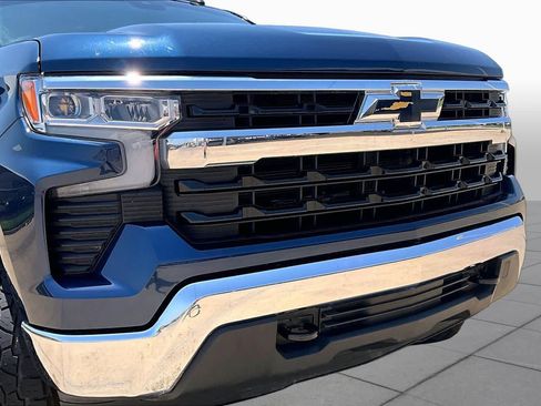 Used 2022 Chevrolet Silverado 1500 LT AWD/4WD image 28