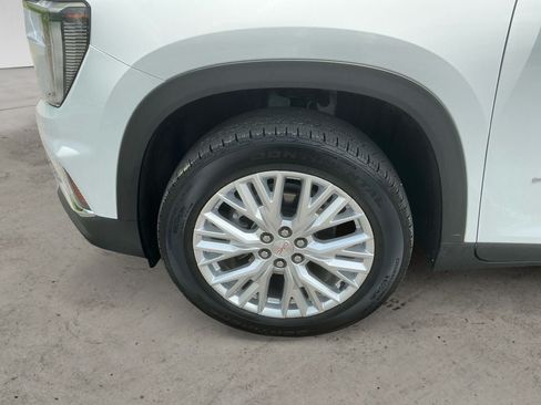 Used 2026 GMC Acadia Elevation w/ Elevation Premium Package FWD image 14