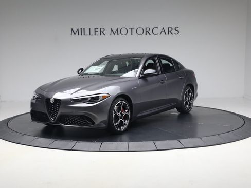 New 2026 Alfa Romeo Giulia AWD image 2