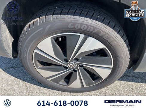 Used 2025 Volkswagen Taos SE AWD/4WD image 14