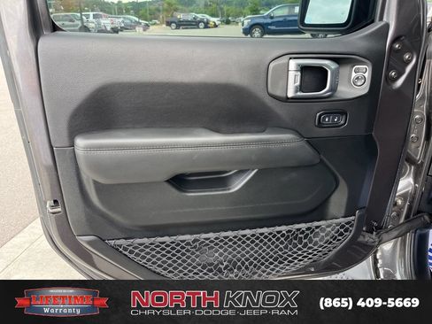 Used 2020 Jeep Wrangler Unlimited Sahara AWD/4WD image 6