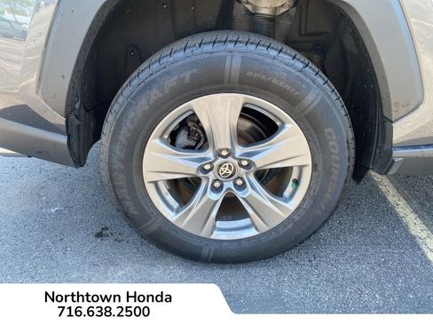 Used 2024 Toyota RAV4 XLE w/ Convenience Package AWD/4WD image 13
