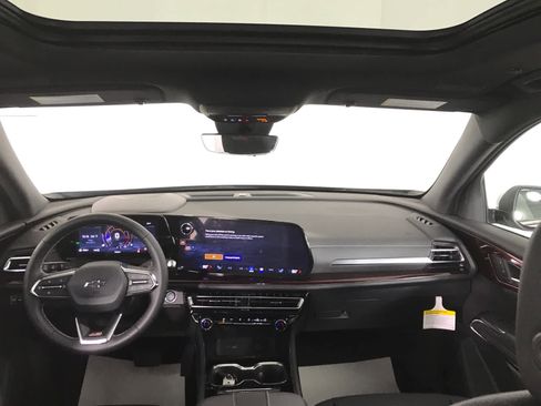 New 2026 Chevrolet Traverse Z71 w/ Driver Confidence Package image 19