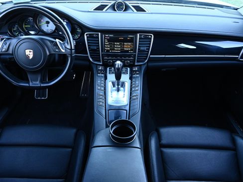 Used 2016 Porsche Panamera S image 11