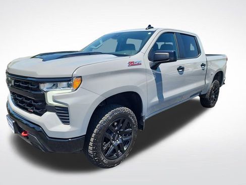 Used 2024 Chevrolet Silverado 1500 LT Trail Boss w/ Convenience Package II AWD/4WD image 1