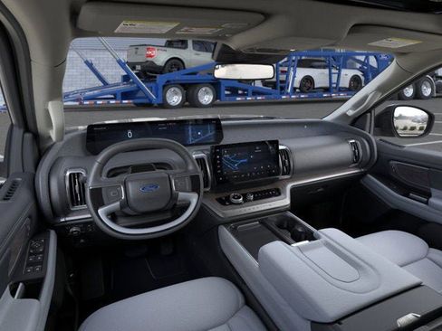 New 2025 Ford Expedition Platinum w/ Platinum Ultimate Package image 9