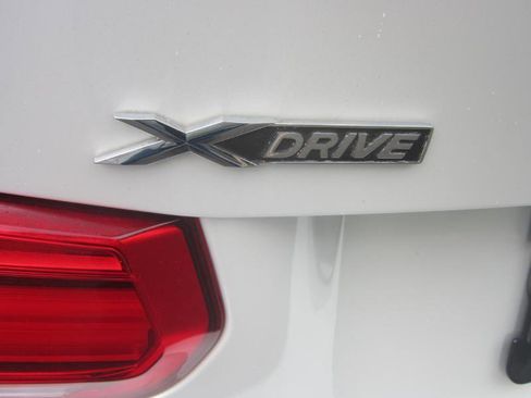 Used 2017 BMW 330i xDrive Sedan AWD/4WD image 23