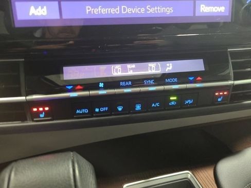 Certified 2024 Toyota Sienna XLE AWD/4WD image 36