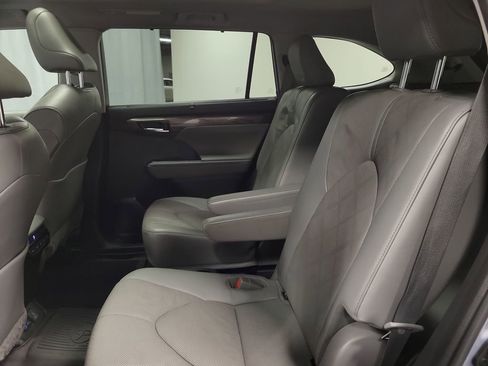 Used 2022 Toyota Highlander Platinum image 20