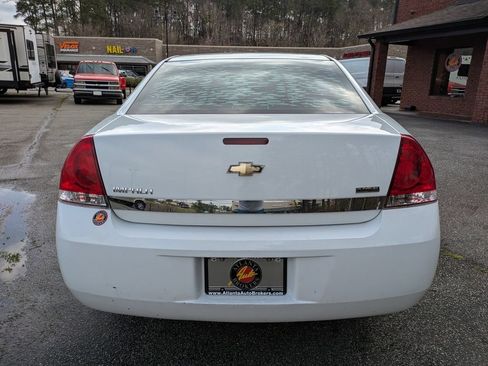 Used 2010 Chevrolet Impala LS FWD image 5