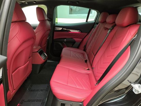 New 2025 Maserati Grecale Modena image 17