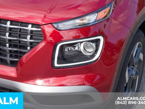 Certified 2025 Hyundai Venue Limited FWD image 10