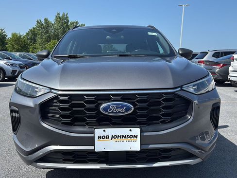 Used 2023 Ford Escape ST-Line AWD/4WD image 9