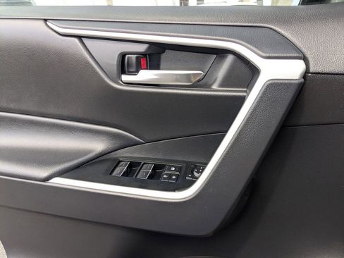 Used 2025 Toyota RAV4 XLE AWD/4WD image 16