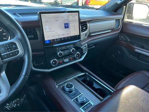 Used 2024 Ford Expedition Limited AWD/4WD image 38