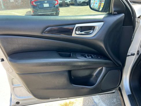 Used 2019 Nissan Pathfinder SV w/ Cargo Package AWD/4WD image 24