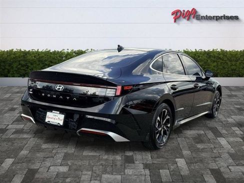 Used 2025 Hyundai Sonata SEL FWD image 12