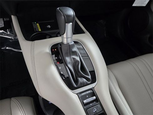 Used 2024 Honda HR-V EX-L image 38