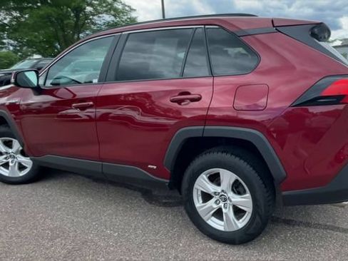 Used 2020 Toyota RAV4 LE AWD/4WD image 4